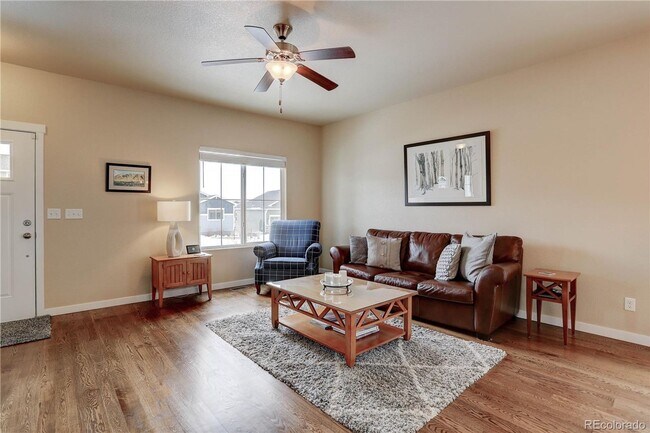 Building Photo - Beautiful 3 Bedroom 3 Bath Home Available ...