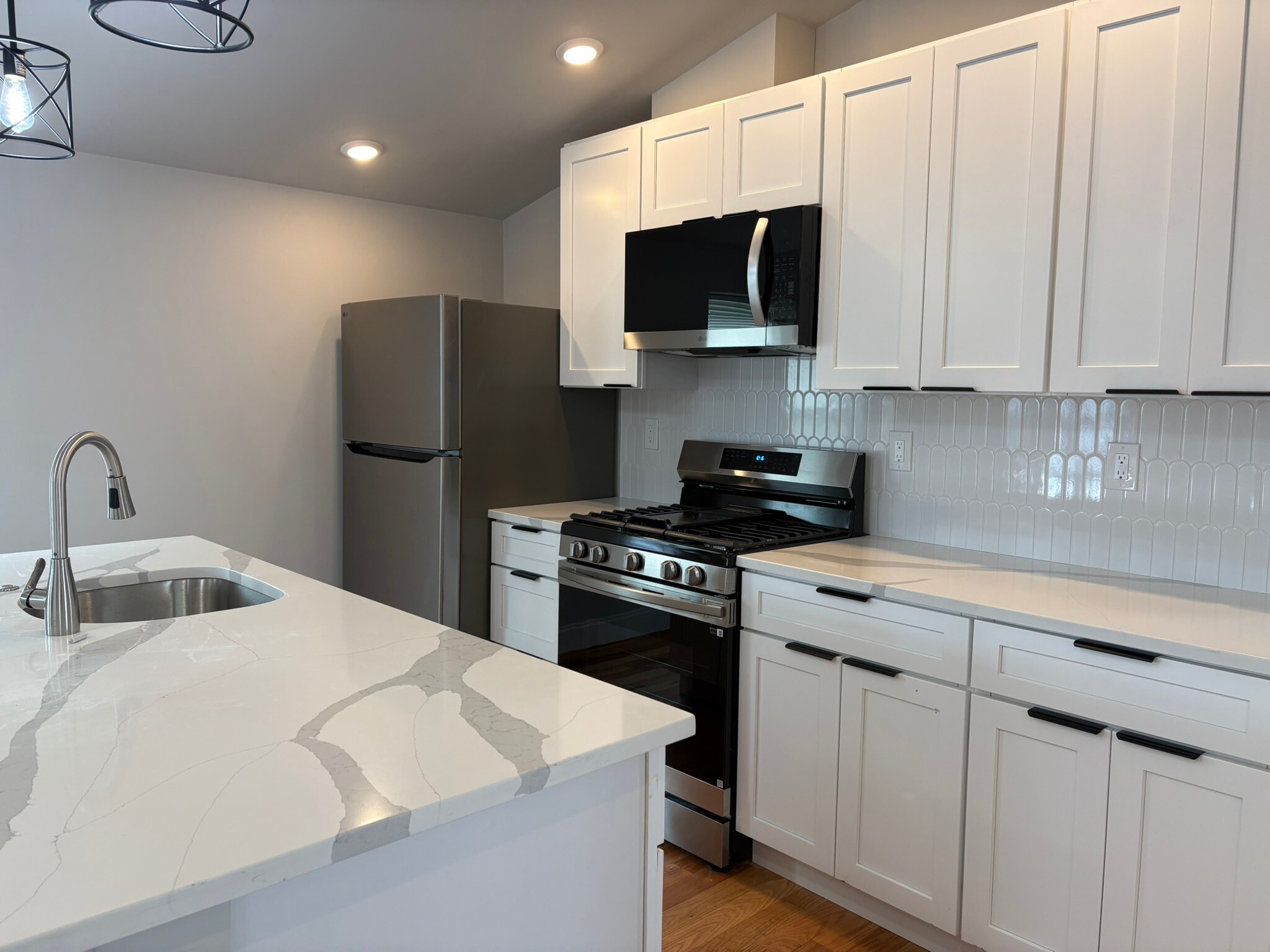 Building Photo - 255 Salem St