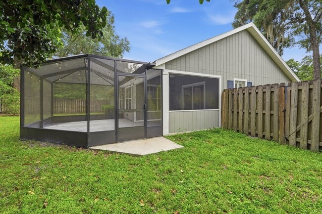 Building Photo - Upgraded 3 bedroom 2 bath home in Mentone