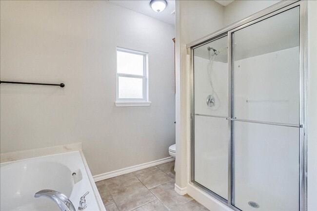 Building Photo - 5810 Aava Dr