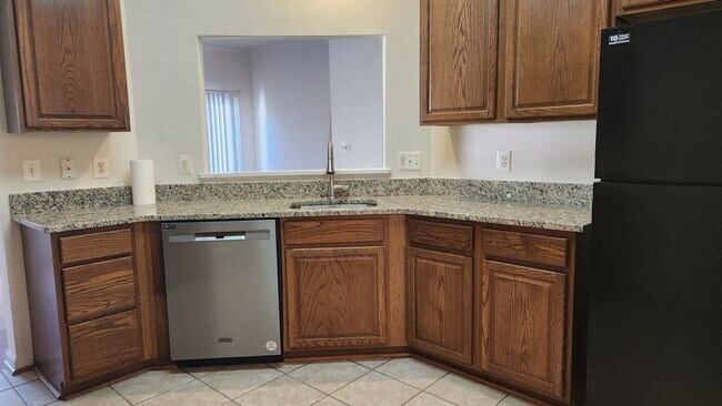 Building Photo - 8707 Farnham Way