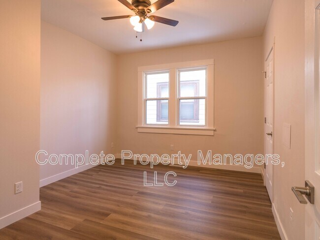 Building Photo - 821 Jefferson Ave