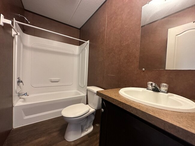 Building Photo - 304 N Foote Ave