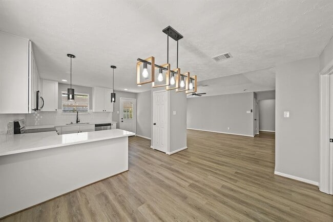 Building Photo - 13835 Templar Ln