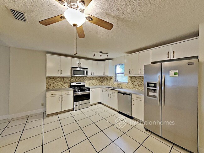 Building Photo - 5200 Edgecliff Ave