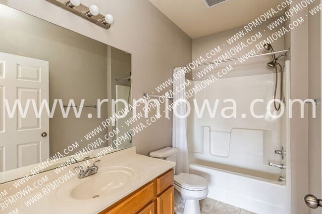 Building Photo - 1845 SW White Birch Cir