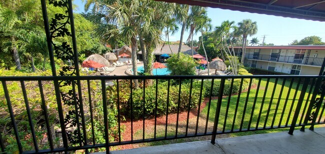 Building Photo - 2555 Tamiami Trl N