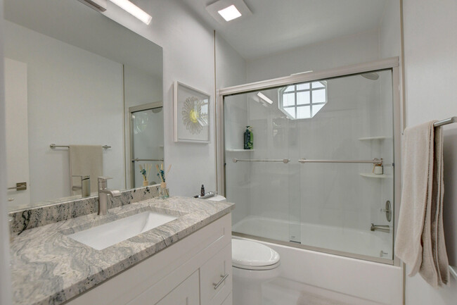 Building Photo - 6553 Via Regina