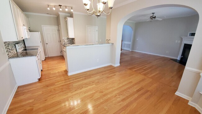 Building Photo - 3 Bedroom / 2.5 Bath in South Durham Neighborhood!