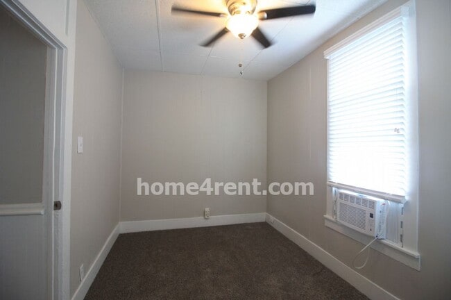 Building Photo - Updated Strawberry Hill Bungalow So much new