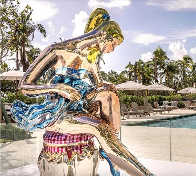 Building Photo - 10201 Collins Ave