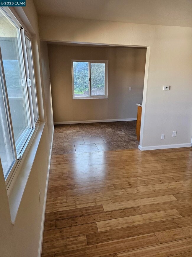 Building Photo - 2287 Cuadra Ct