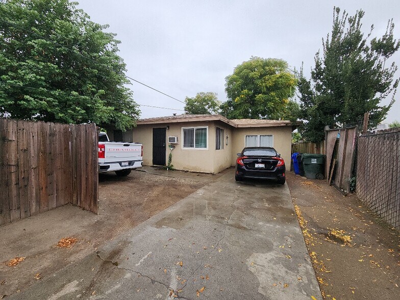 Building Photo - 515 Ramona Ave