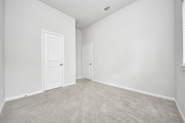 Building Photo - 804 Lake Lacosta Dr