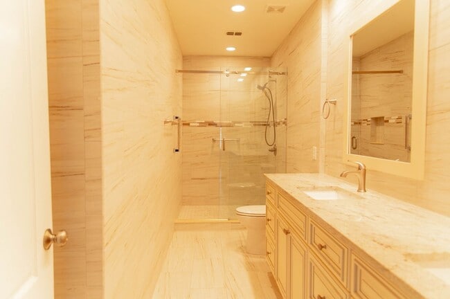 Building Photo - 501 Mirasol Cir