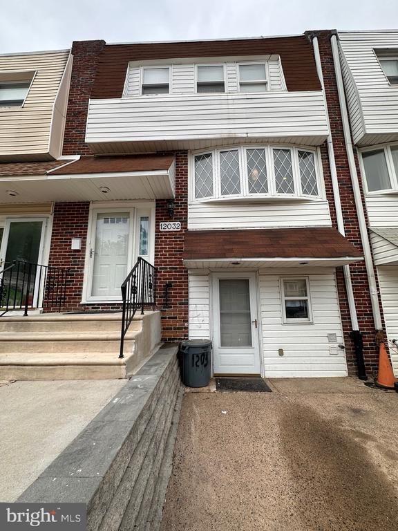 Building Photo - 12032 Millbrook Rd