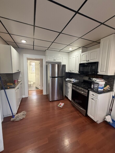 Building Photo - 331 W Englewood Ave