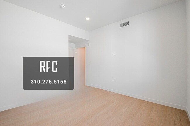 Building Photo - Welcome to the Gramercy