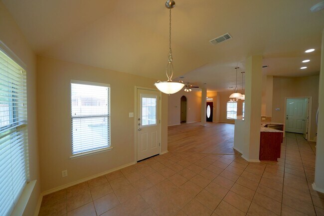 Building Photo - Move-In Ready Property Now Available in Selma, TX! - Realtor Commission: $600