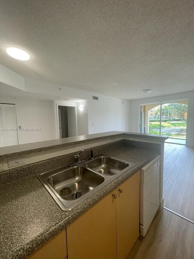 Building Photo - 2240 E Preserve Way