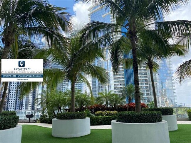 Building Photo - 888 Biscayne Blvd