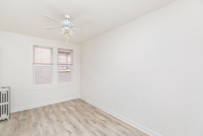 Interior Photo - Winthrop 5710