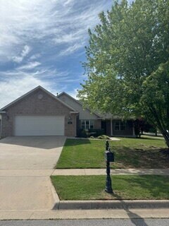 Building Photo - 433 North Drewrys Bluff Drive