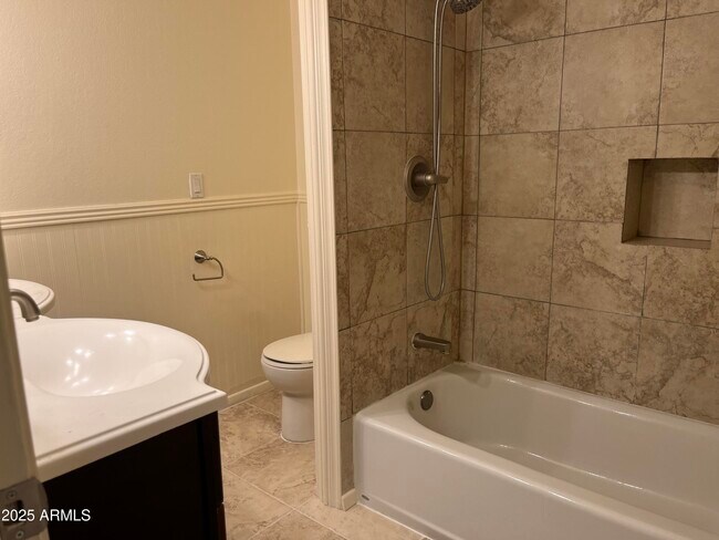 Building Photo - 626 N Hosick Cir