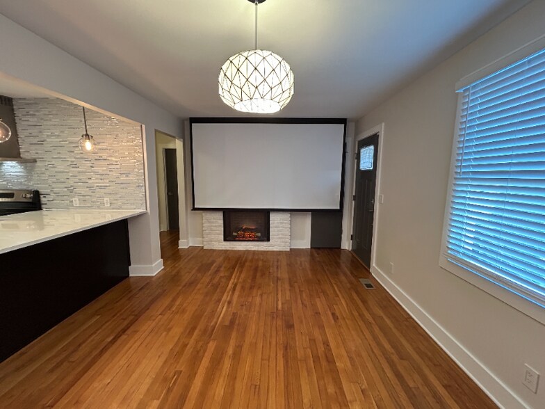 Building Photo - 1119 Davidson St