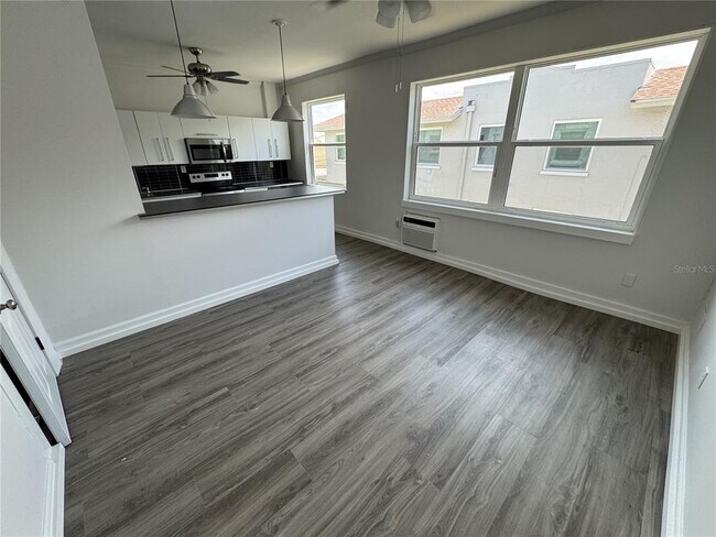 Building Photo - 428 Armada Rd