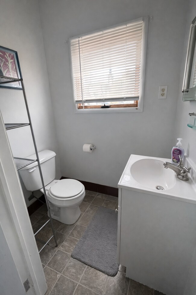 Building Photo - 900 E Houghton Ave