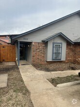 Building Photo - 1905 Christie Dr