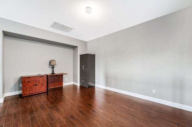 Building Photo - Fully Furnished Luxury Living with Expansive, Move-In Ready Comfort!