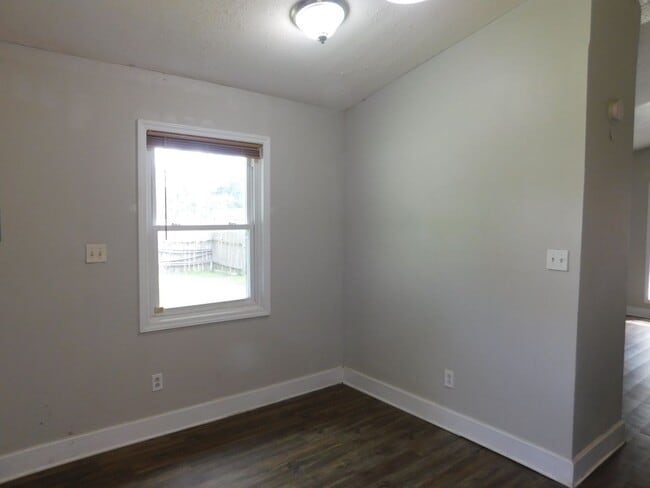Building Photo - Charming Duplex in Havelock