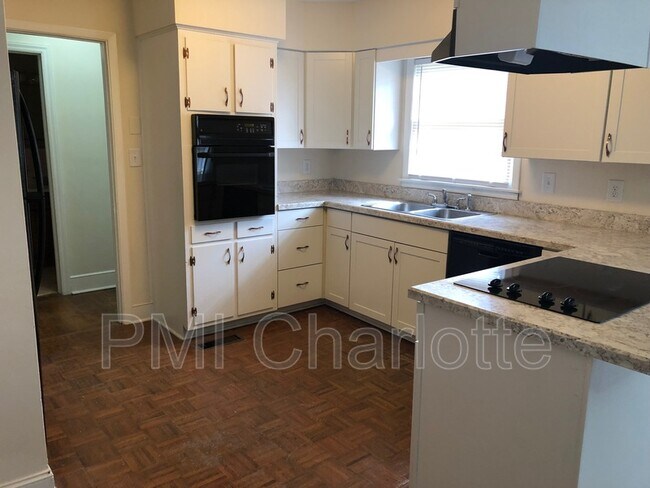 Building Photo - 128 Woodlynn Dr