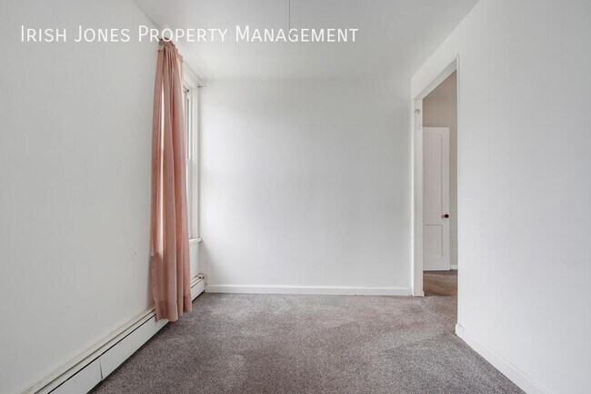 Building Photo - 138 Weimar St