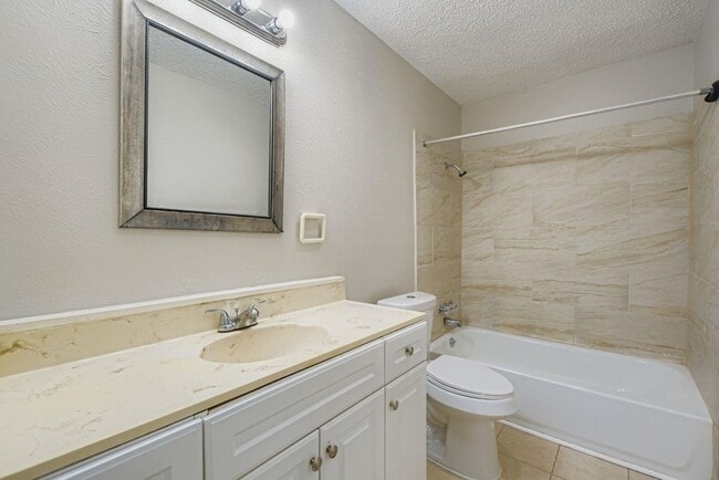 Building Photo - 9117 Fairmont Cir