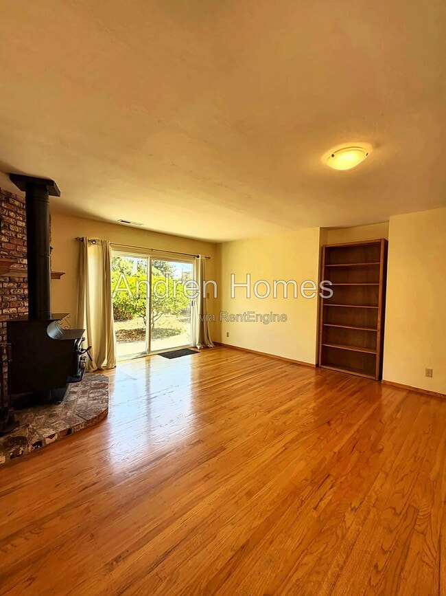 Building Photo - 501 Spruce St