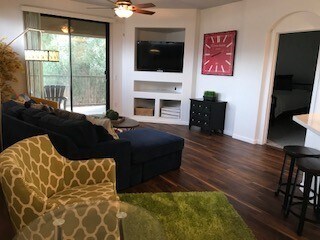 Building Photo - 705 W Queen Creek Rd