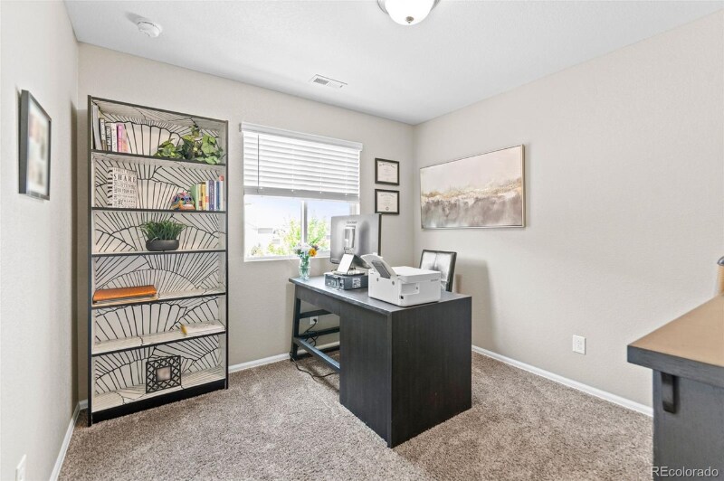 Building Photo - 11684 Park S Loop