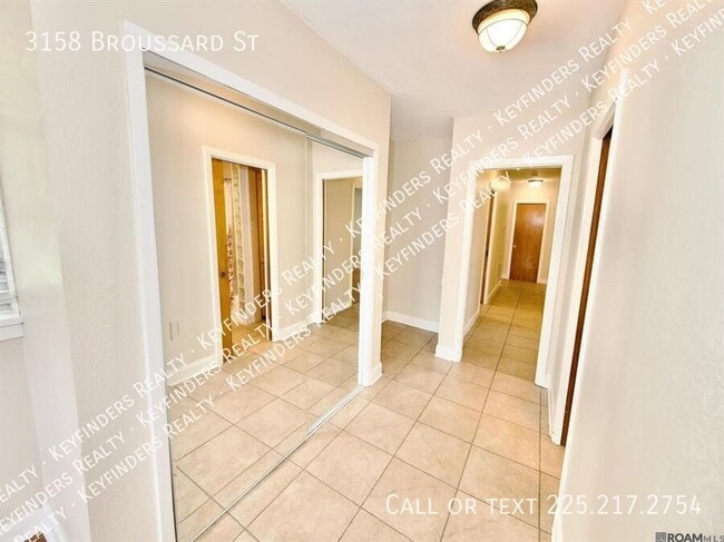 Building Photo - 3158 Broussard St