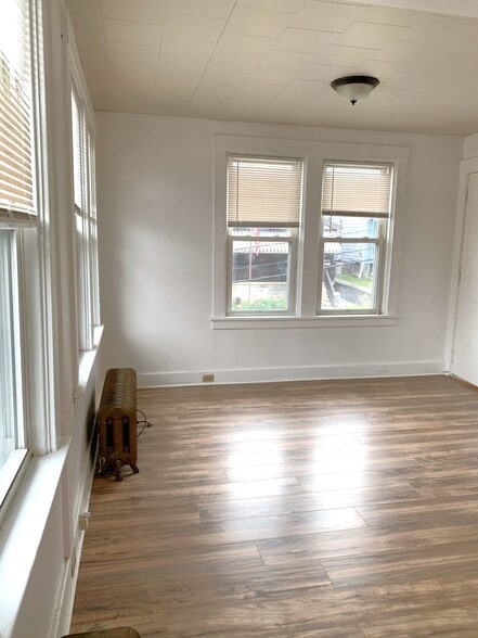 Building Photo - 304 Elizabeth Ave