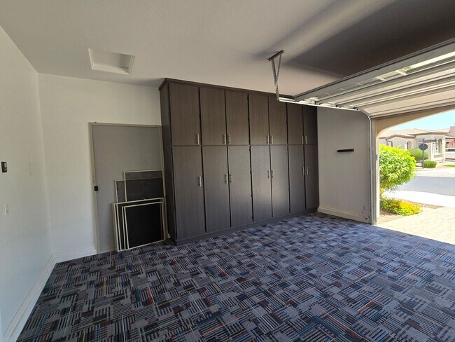 Building Photo - 35532 N Sunset Trail