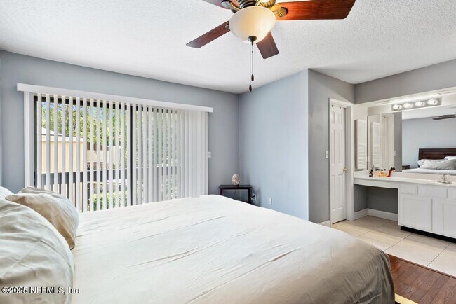 Building Photo - 5400 La Moya Ave