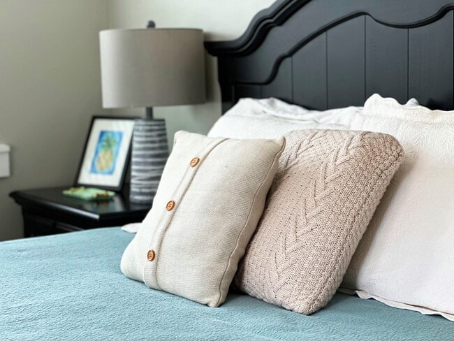 Building Photo - 103 Mimosa Ave