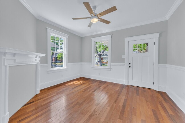 Building Photo - Cozy craftsman bungalow on Seiler Ave