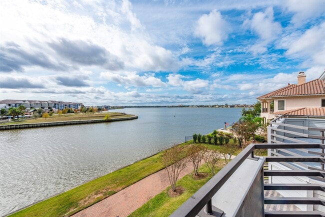 Building Photo - 2037 Enterprise Ave