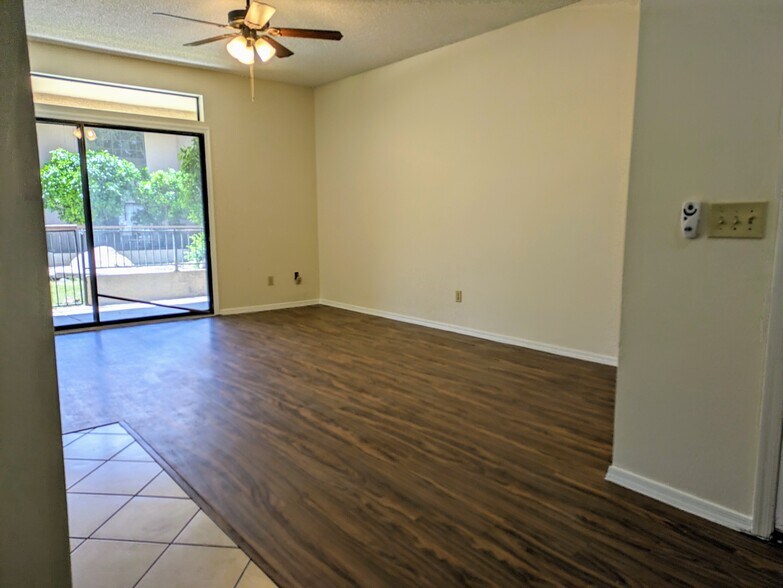 Building Photo - 6550 N 47th Ave