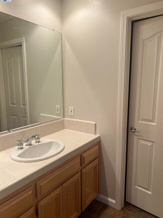 Building Photo - 2133 Watercress Pl