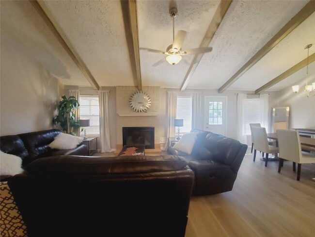 Building Photo - 2518 Sage Brush Ln